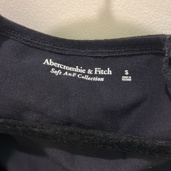 Long-Sleeve Seamless Fabric Cinched Front Bodysuit - Picture 3 of 4